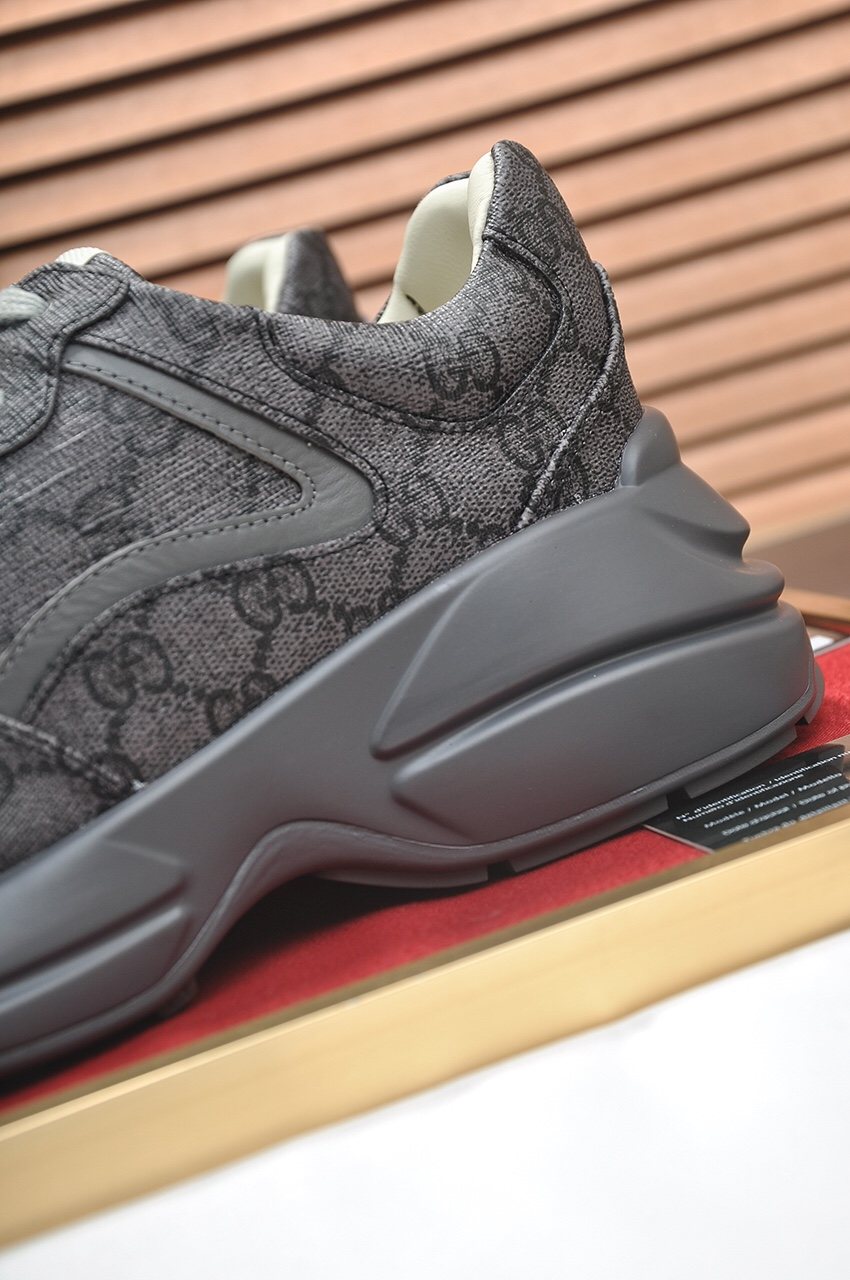 GUCCI Gray Patterned Low-Top Sneakers — detail