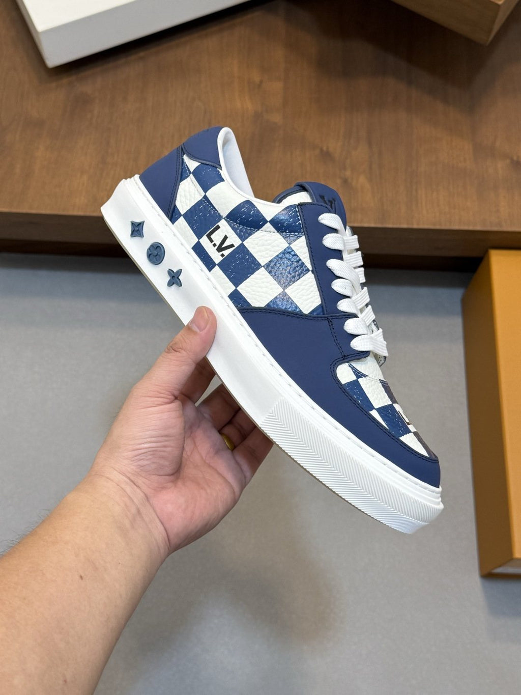 Louis Vuitton Checkerboard Low-Top Sneakers — model