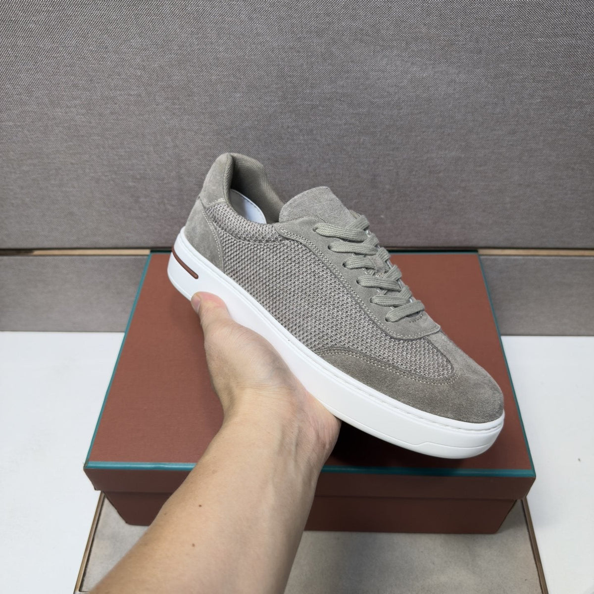 Men's Paneled Low-Top Sneakers — model