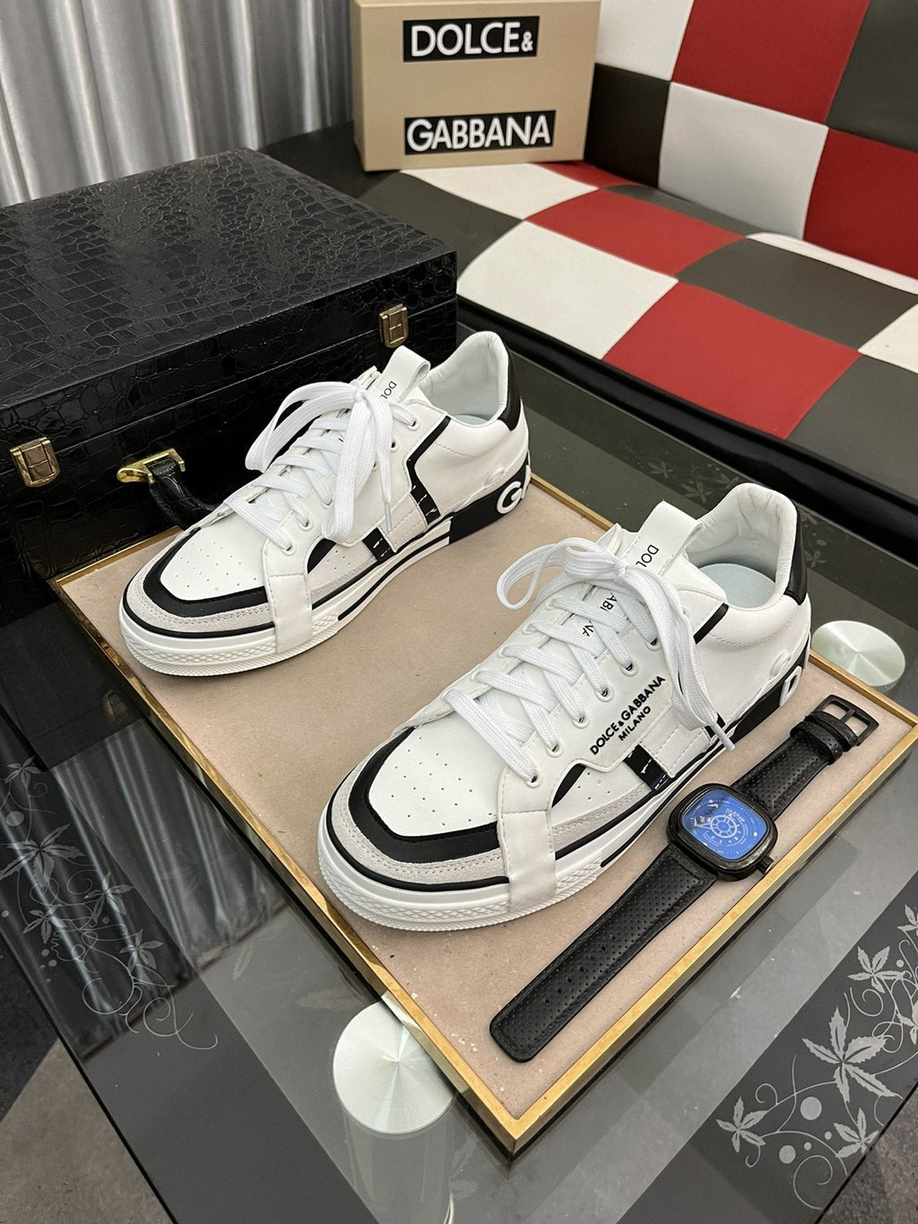 Dolce & Gabbana Contrast-Trim Lace-Up Sneakers — front